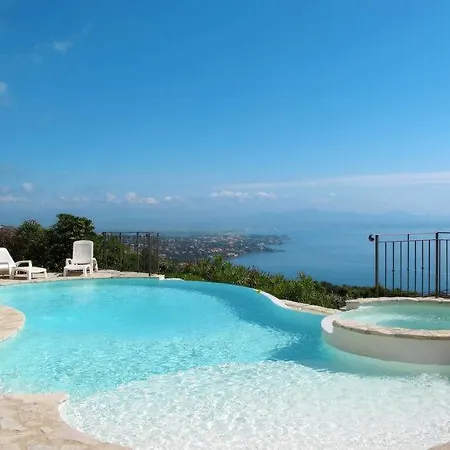 Saint-peire-sur-mer Sleeps 8 Pool Wifi * Saint-Peïre-sur-Mer